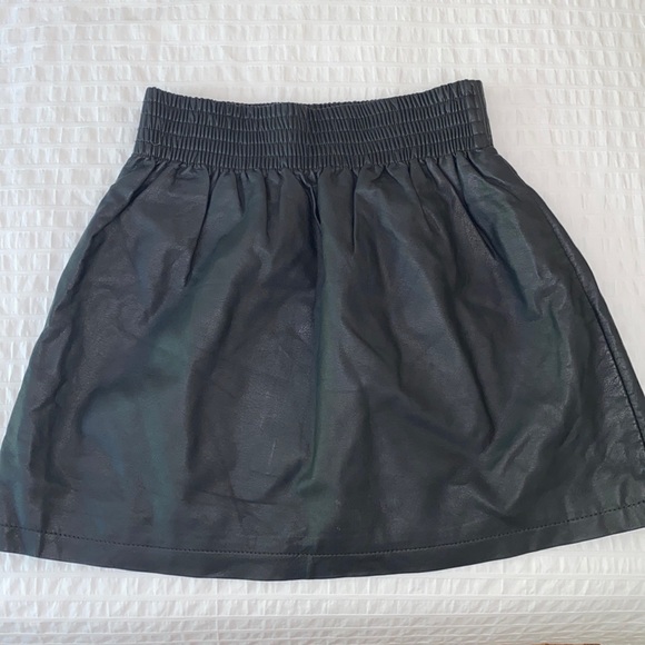 H&M Faux Leather Skirt - Picture 1 of 3